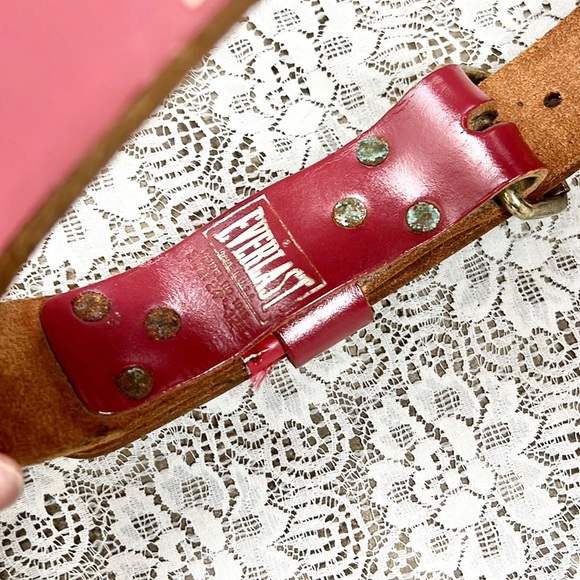 EVERLAST |✨VINTAGE!✨ Red Thick Leather Workout Gym Belt SMALL 24” to 32” - Picture 6 of 8